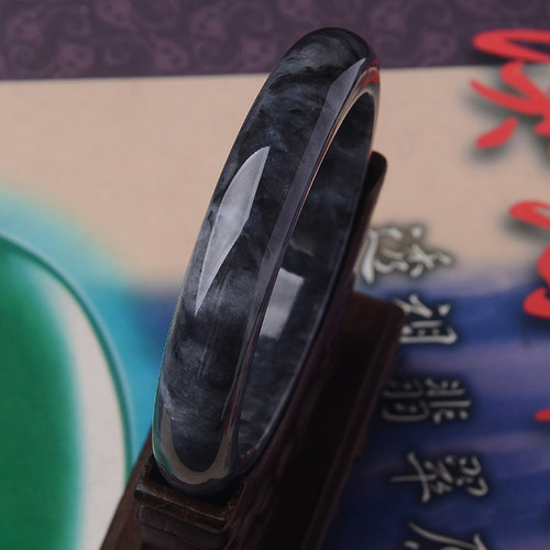 乌鸡种翡翠隆慈缘老坑玉镯
