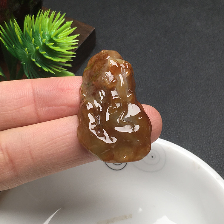 蜥蜴天然隆慈缘翡翠挂坠