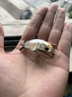 日本小型水面蝉浮水拖拉机小胖米诺旋转鲈鱼翘嘴狗鱼鳡鱼路亚假饵