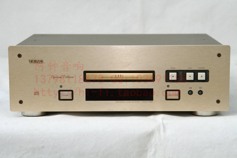 Teac/第一音响VRDS-10SE签名版发烧CD机 原装日本生产使用电压220伏 机器原装无修磨 无任何问题 各功能都正常使用 状态好 激光头性能也非常的强读碟通杀秒读不卡碟 机器采用了两块TDA-1547解码芯片和两块飞利浦SAA-7350组成两组立体声的DAC-7线路.
