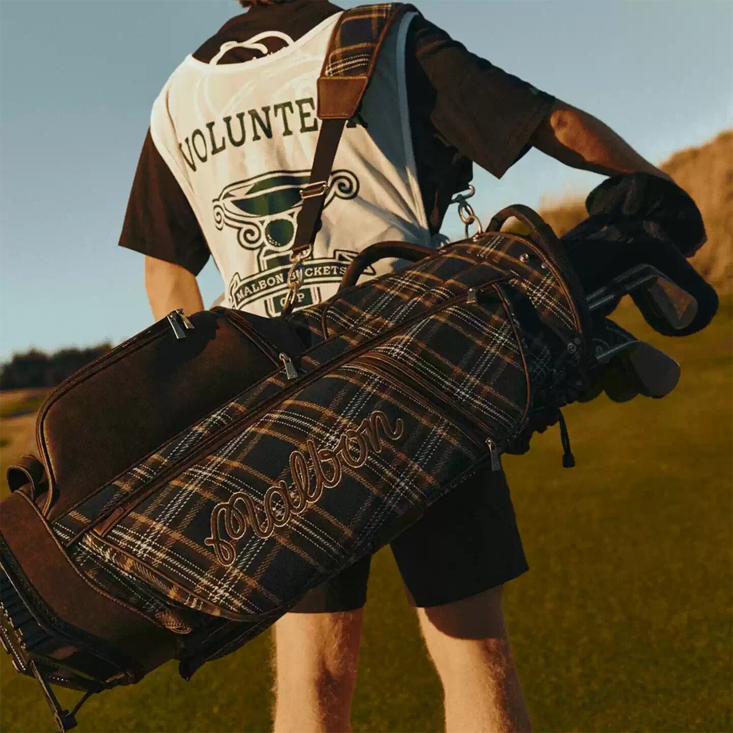 代购Malbon Golf X Bushmills联名款复古蓝棕格纹男士高尔夫球包
