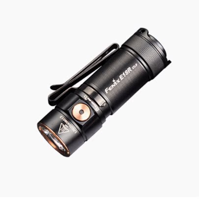 菲尼克斯 FENIX E18R V2.0尾部磁吸迷你短小USB-C充电强光手电筒