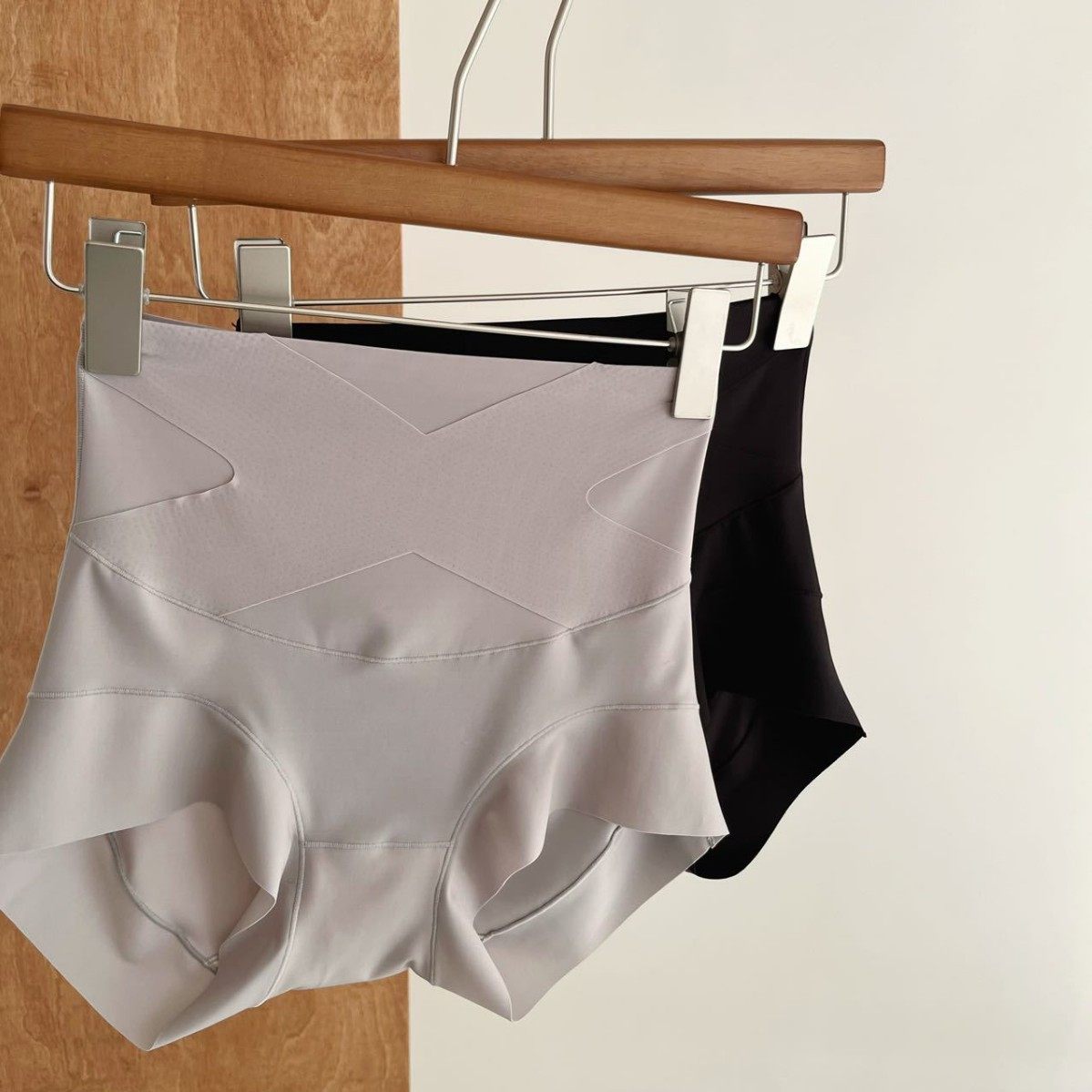 15D轻塑集盈束轻薄透气中高腰收腹内裤微压提臀塑形抗菌三角内裤,女士内衣/男士内衣/家居服,女三角裤,淘宝优惠券,粉丝福利购,淘宝优惠卷