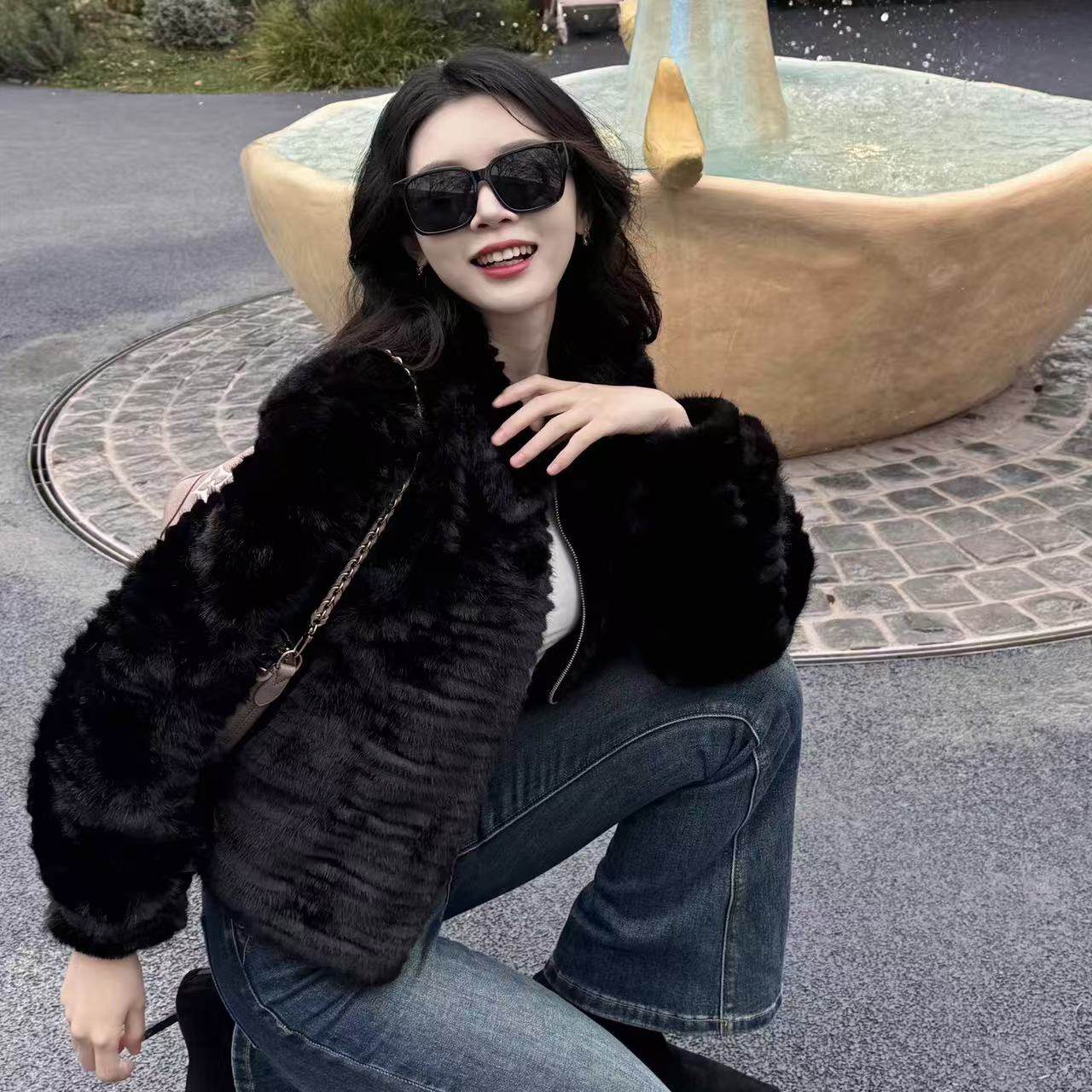 多贝月光温柔风条纹皮草外套女