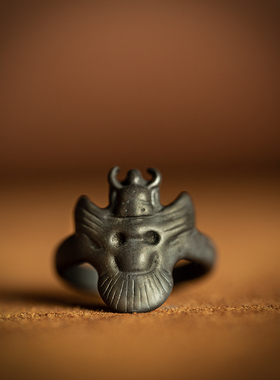 藏传手饰品 明代精致老道托甲天铁大鹏金翅鸟藏风天铁戒指老法戒