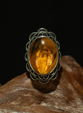 文玩精品〓天然原矿波兰原镶古董氧化爆花琥珀虫珀灵珀银戒手饰品