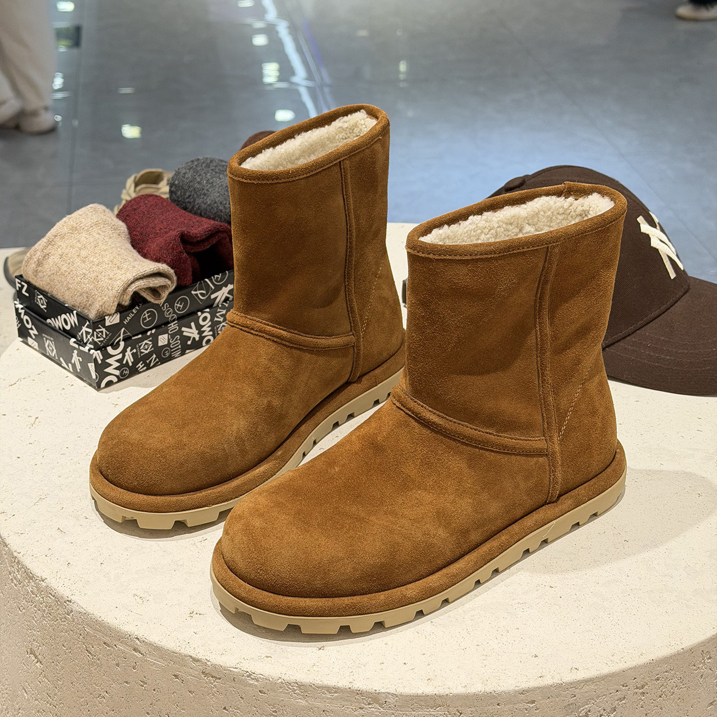 2025年冬季新款防滑平底加绒雪地靴女磨砂皮加厚短筒棉靴子靴子潮,女鞋,时尚雪地靴,淘宝优惠券,粉丝福利购,淘宝优惠卷