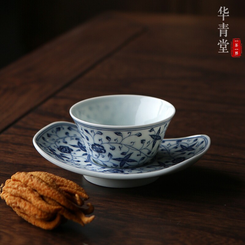 景德镇缠枝莲品茗杯