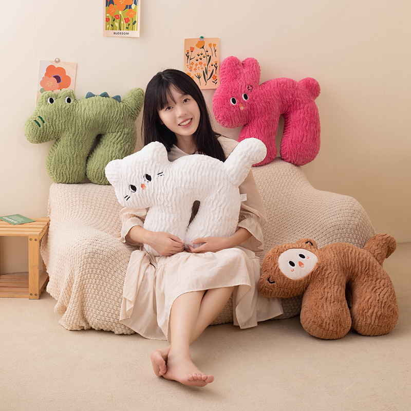 创意弧形动物抱枕猫咪兔子猴子鳄鱼毛绒玩具公仔玩偶礼物靠垫装饰