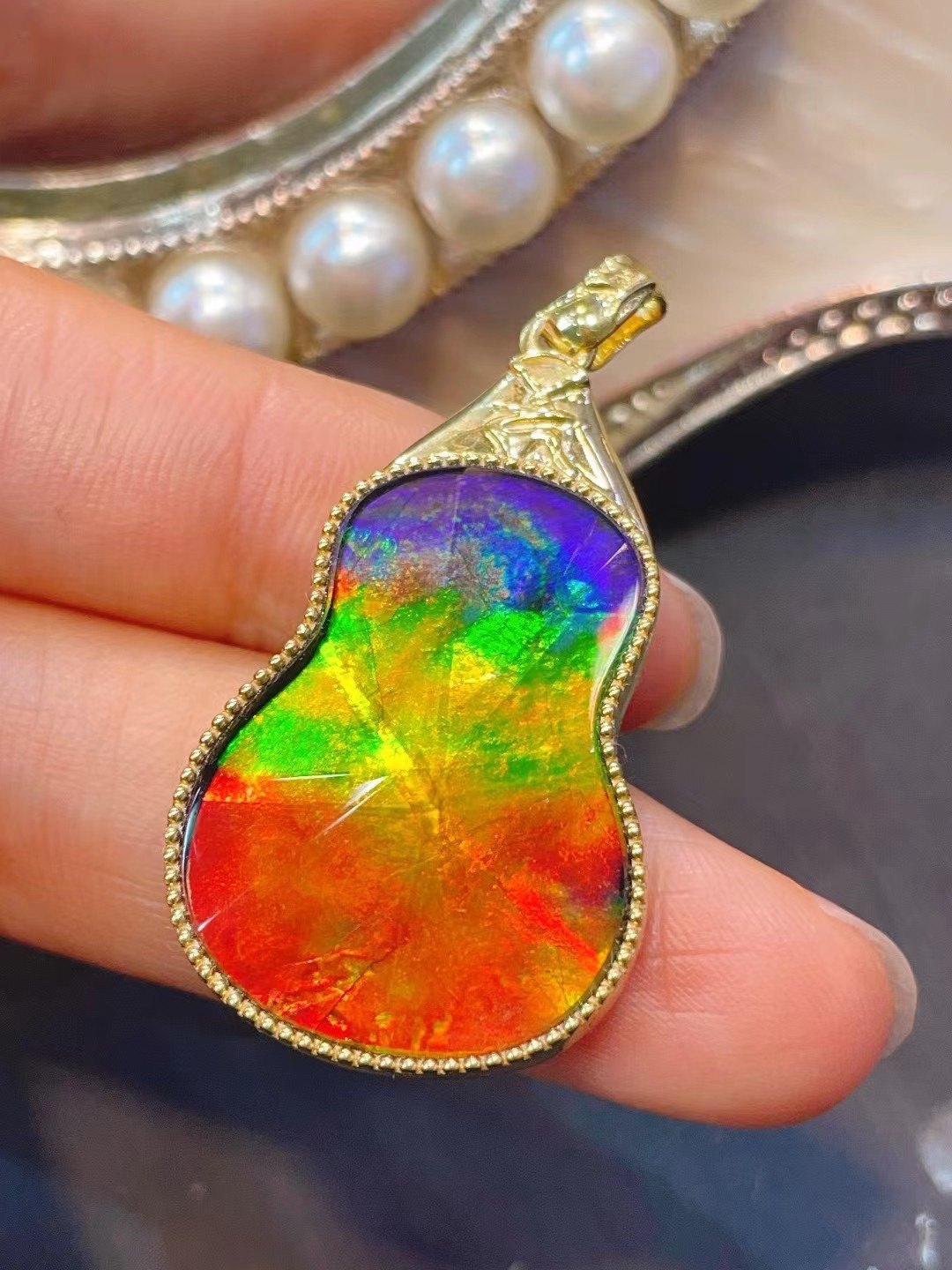 加拿大斑彩石吊坠