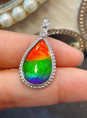 天然加拿大斑彩石水滴吊坠