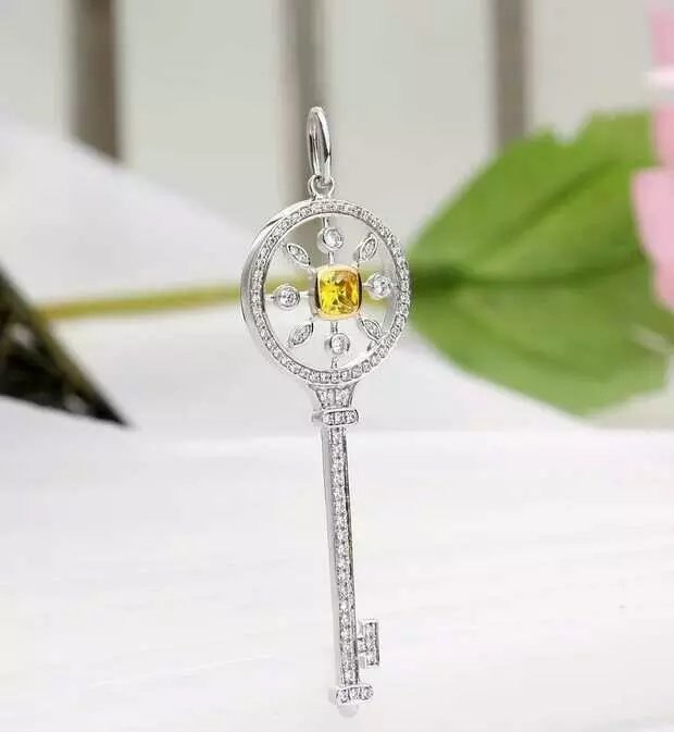 欧美时尚镶钻太阳花吊坠百搭毛衣银饰项链925纯银钥匙项链