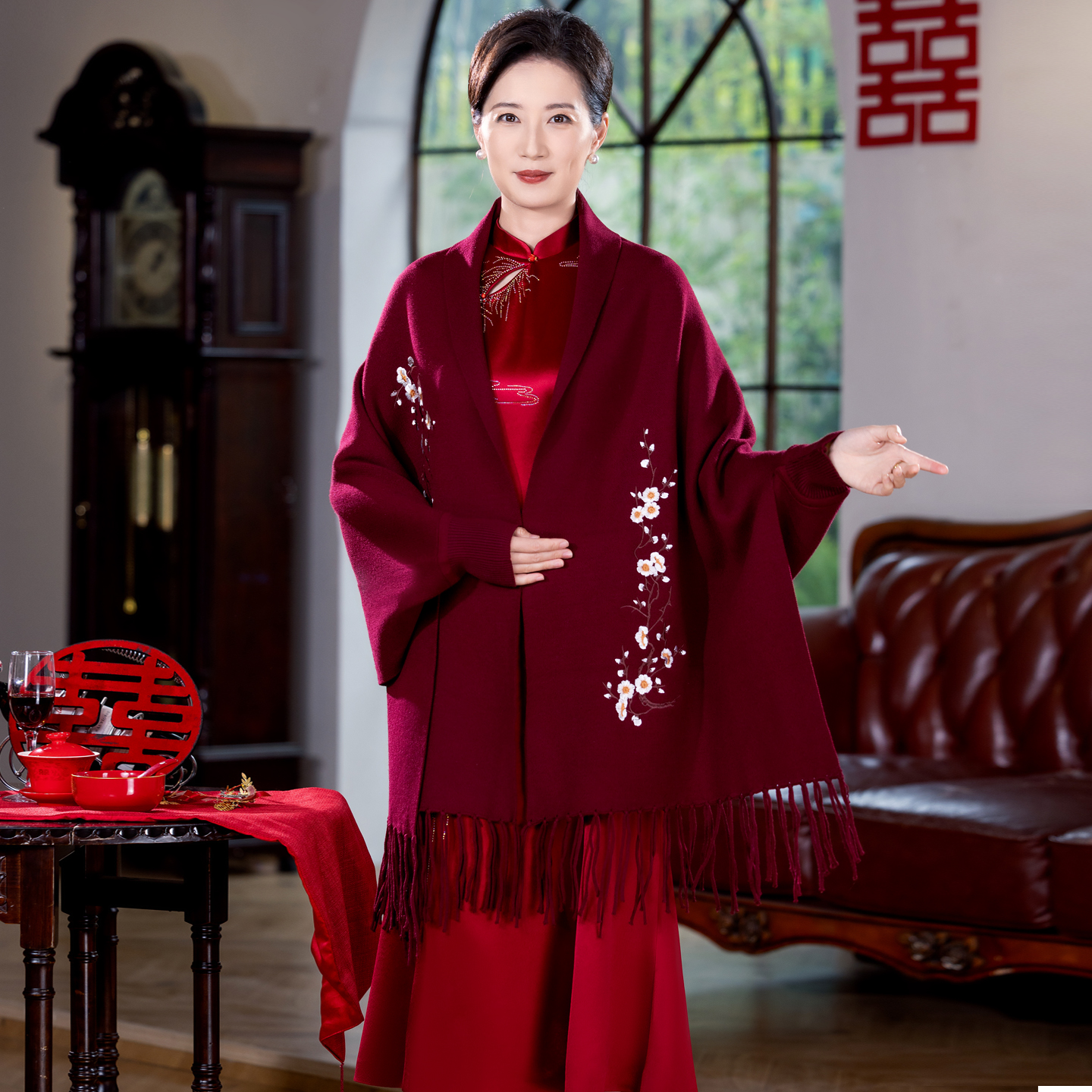 2025新款配旗袍披肩秋冬季婚宴喜婆婆妈妈外套外搭红色女高端披风