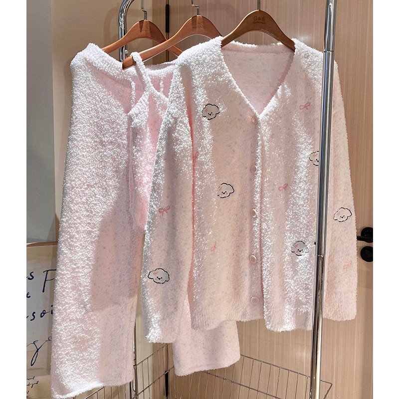 冬季 甜美彩点纱小狗刺绣软绵绵睡衣V领开衫吊带三件套加厚家居服