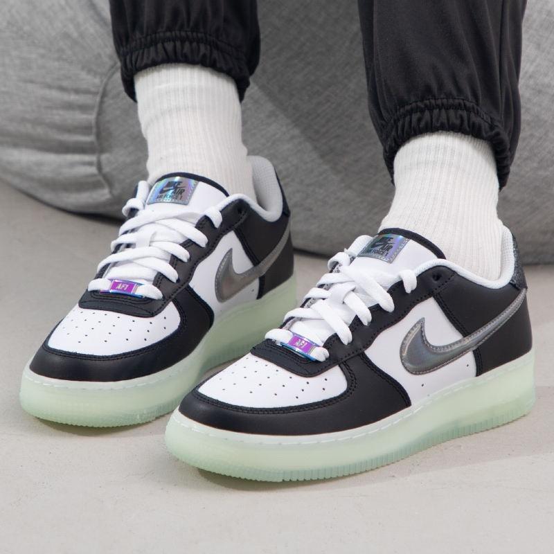 耐克女果冻底运动休闲鞋