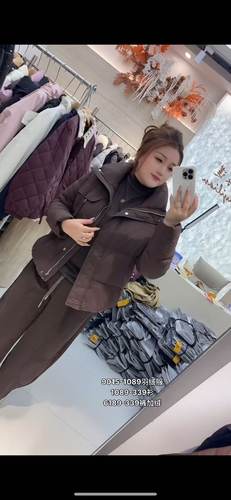 芮娜依莲9015大码羽绒服女胖MM短款棉服200斤女装新款90白鸭绒冬
