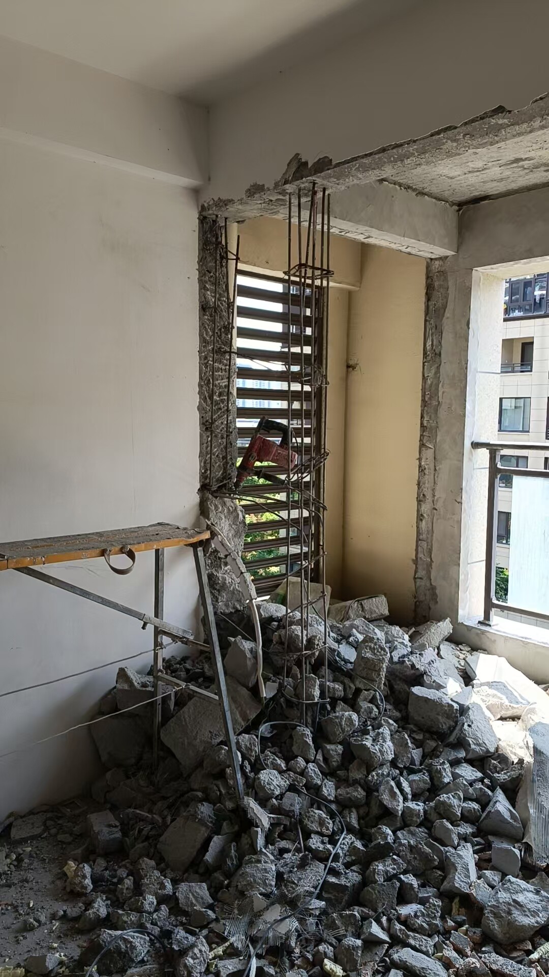 全无锡拆除服务拆墙敲墙砸打墙拆旧家具地板墙面橱柜子瓷砖砸墙