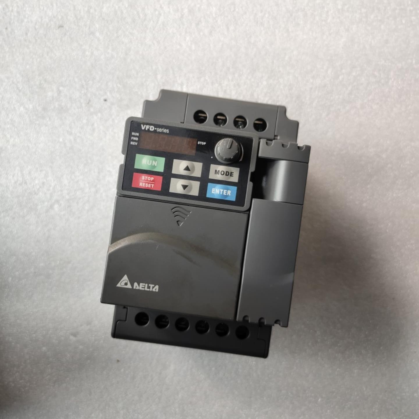 台达变频器三相 37kw380v VFD037E43A-M可提供技术支持