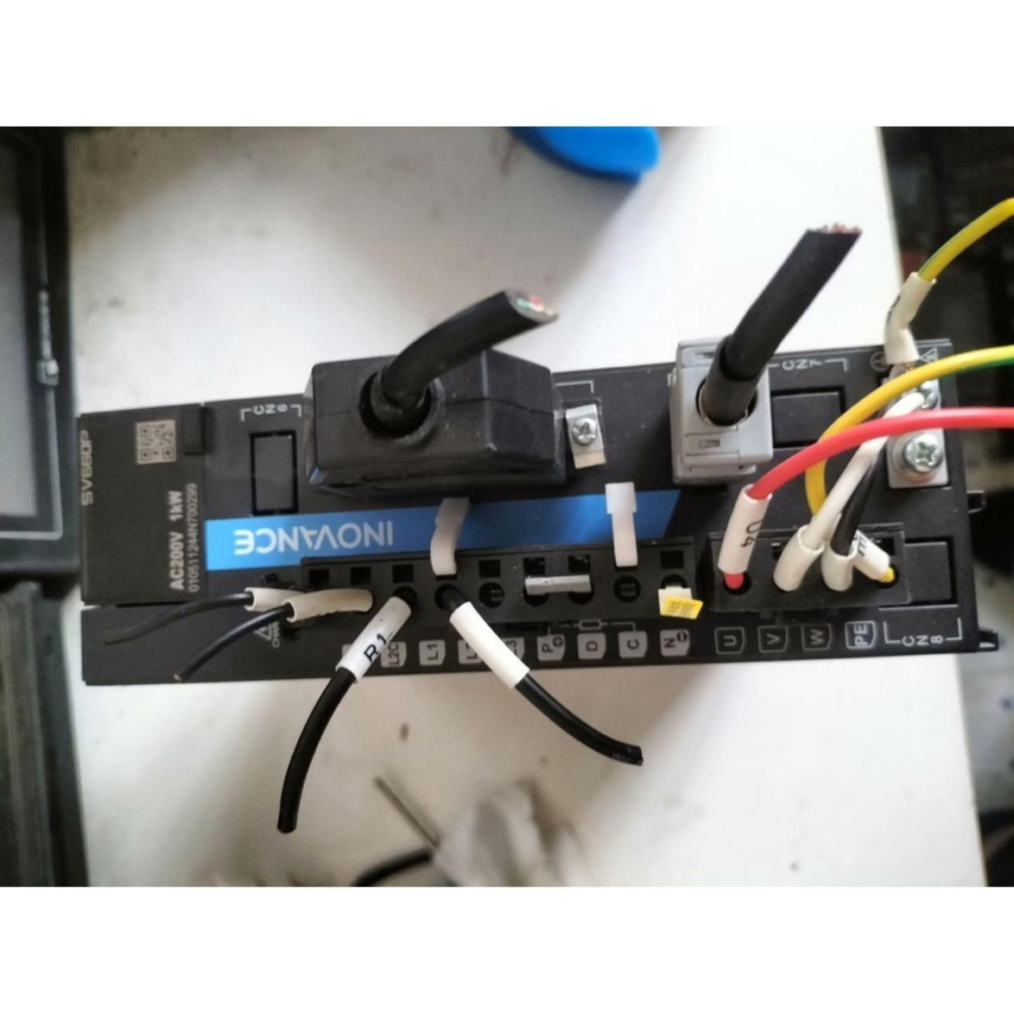 汇川 SV660PS7R6I 220V 1KW伺服驱动器