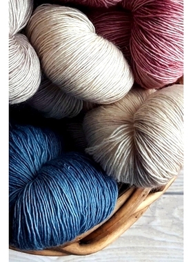 预订 Knitting Graph Paper 4: 5 & 2:3 Ratio: Yarn Photograph: 9781696473125