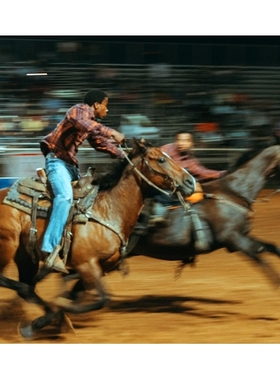预订 Eight Seconds: Black Rodeo Culture: Photographs by Ivan McClellan: Photographs by Ivan McClellan 八秒：黑色牛仔竞技