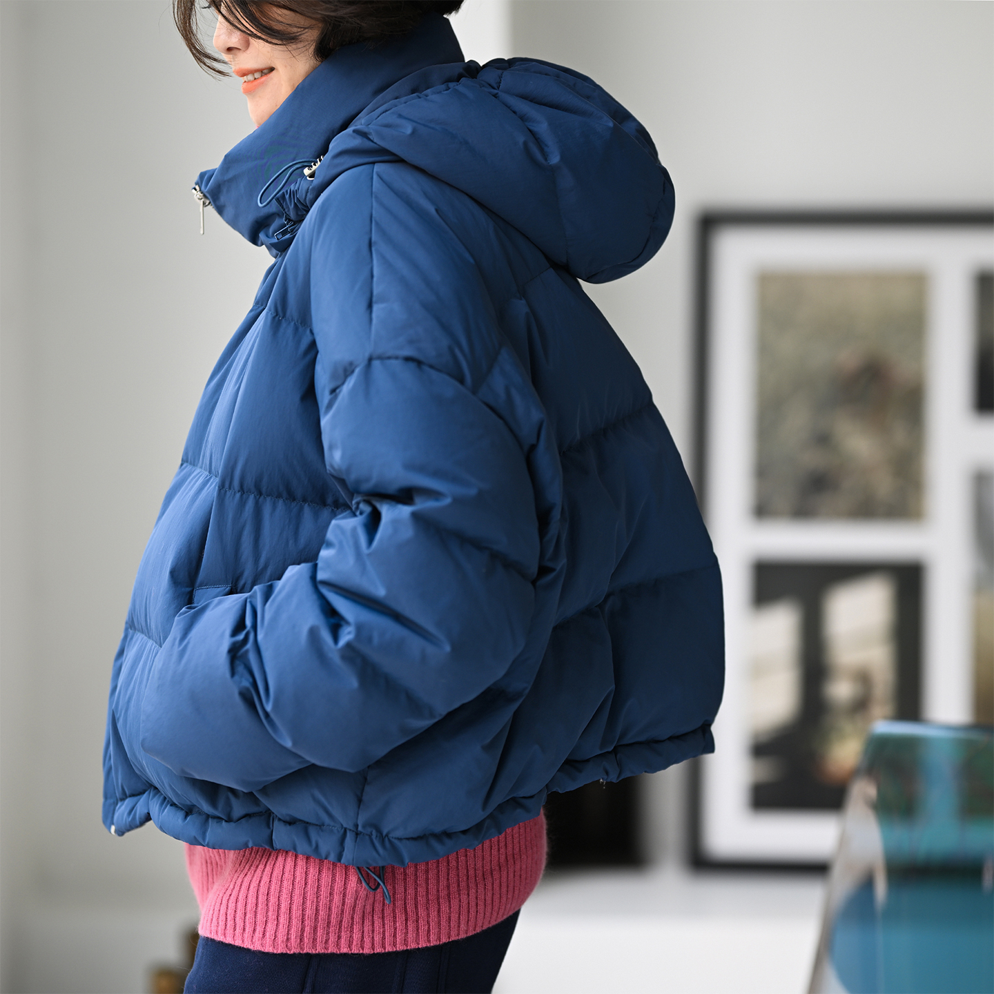 宽松连帽白鸭绒短款羽绒服