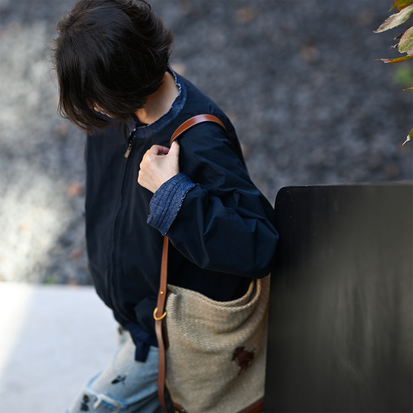 包邮W85327 休闲文艺百搭牛仔拼色毛边圆领宽松拉链夹克外套女秋