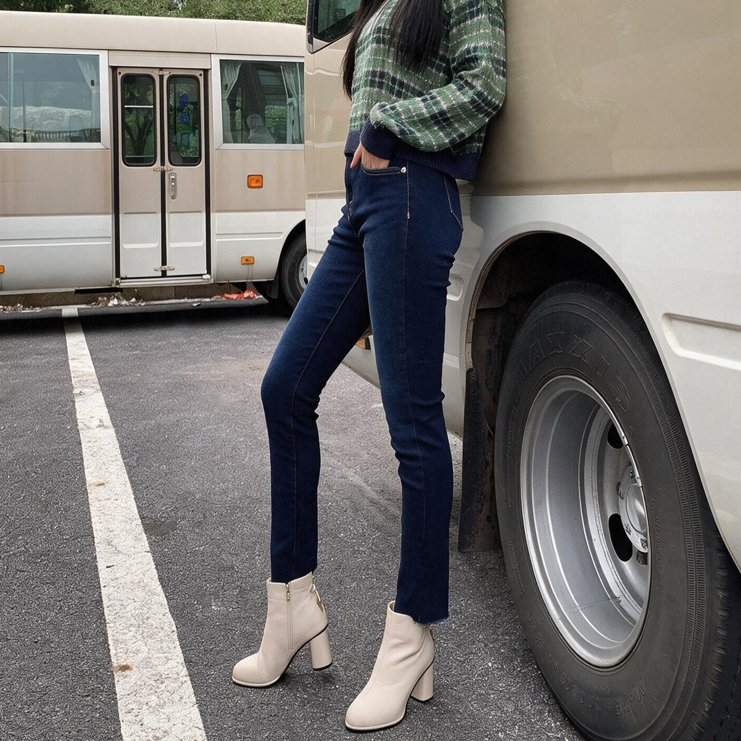 捡漏特价mini brand牛仔裤女显瘦直筒裤喇叭裤烟管裤加绒裤子超值