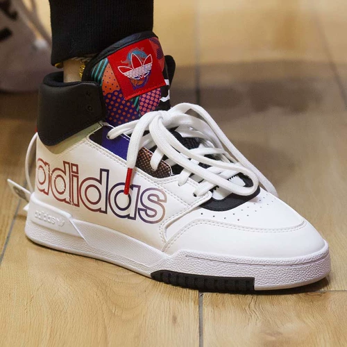 Adidas, двухцветные белые кеды, кроссовки, коллекция весна 2021 года