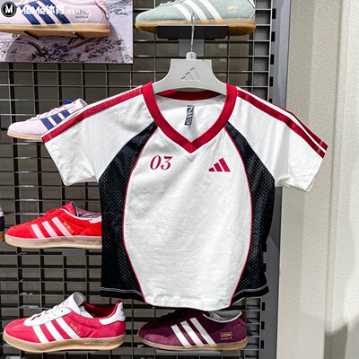 Adidas阿迪达斯女子2026夏季新款足球风短袖休闲运动V领T恤KZ2387