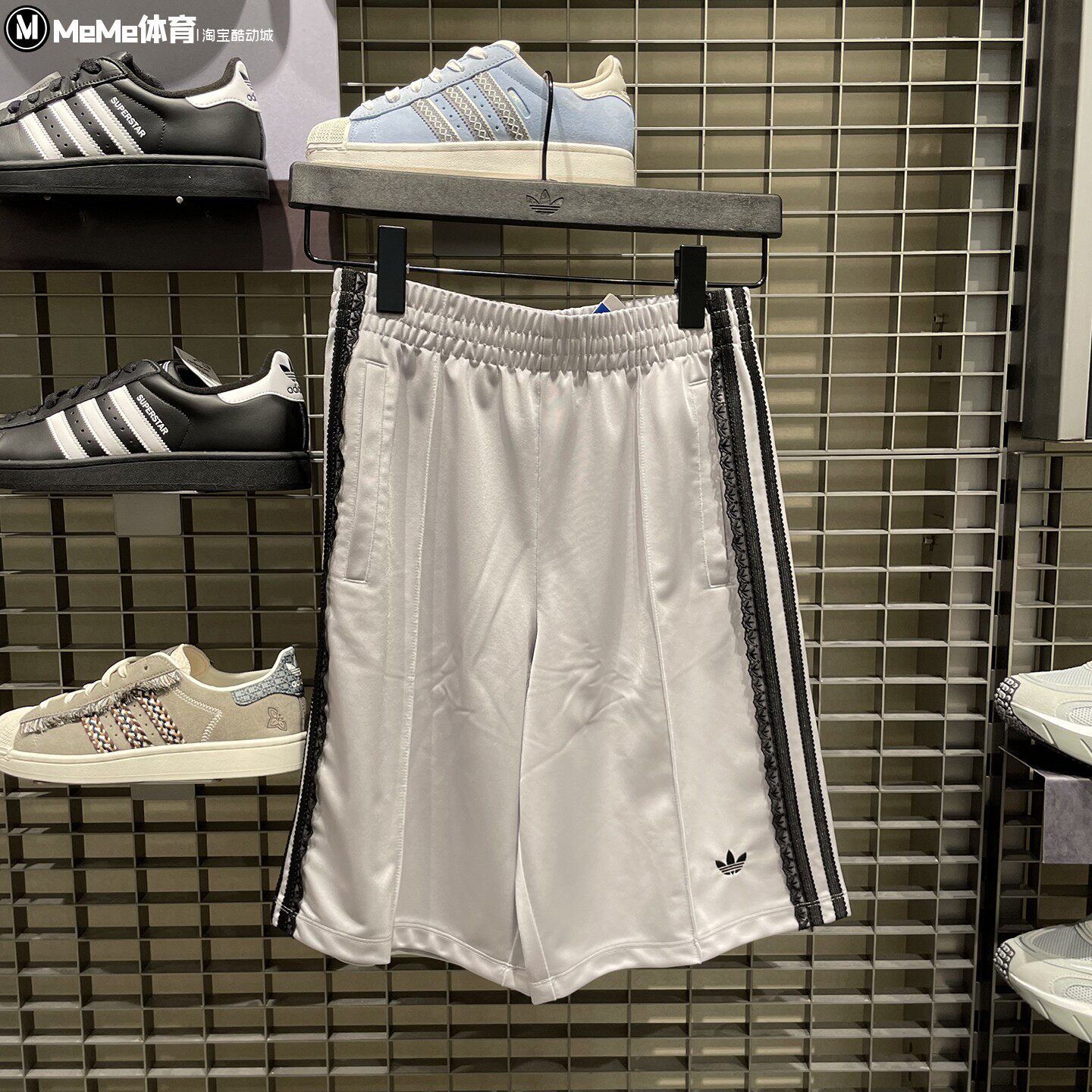 阿迪达斯三叶草2026女裤夏季蕾丝侧边速干百搭休闲运动短裤KU4755