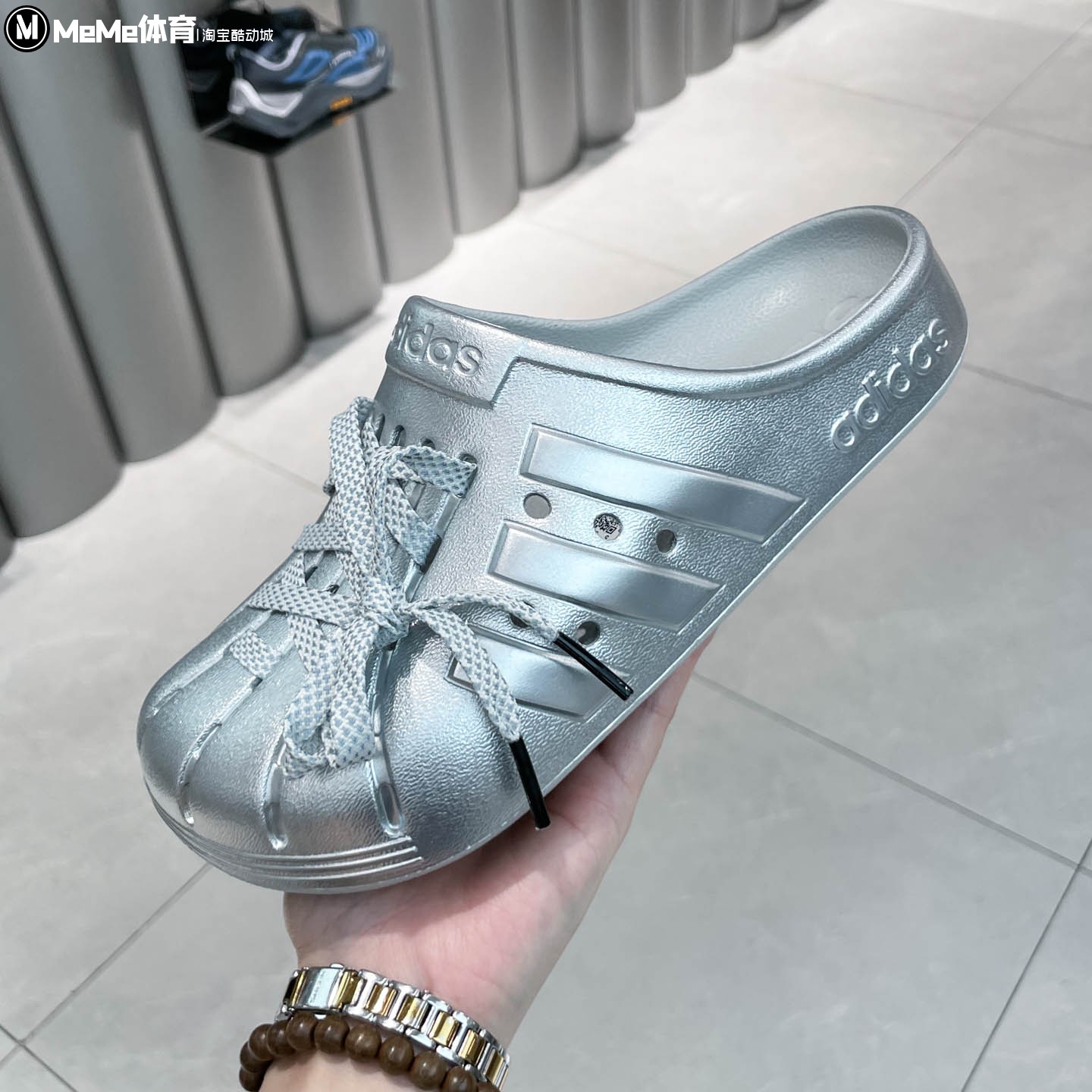 adidas阿迪达斯中性2026夏ADILETTE CLOG透气洞洞休闲拖鞋 LA5011
