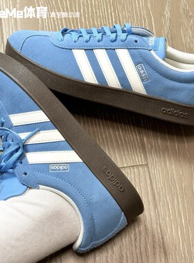 阿迪达斯男女鞋2025新款翻毛皮蓝白拼色复古德训鞋休闲板鞋JS4594