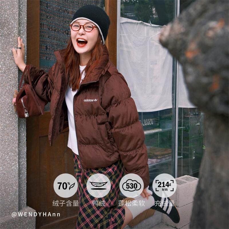 阿迪达斯三叶草女装2024冬款天鹅绒保暖短款休闲羽绒服外套IW8437