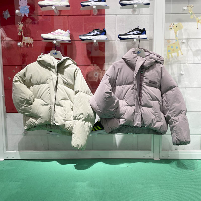 阿迪达斯三叶草女子2024冬季短款保暖运动休闲蝙蝠袖羽绒服JD3787