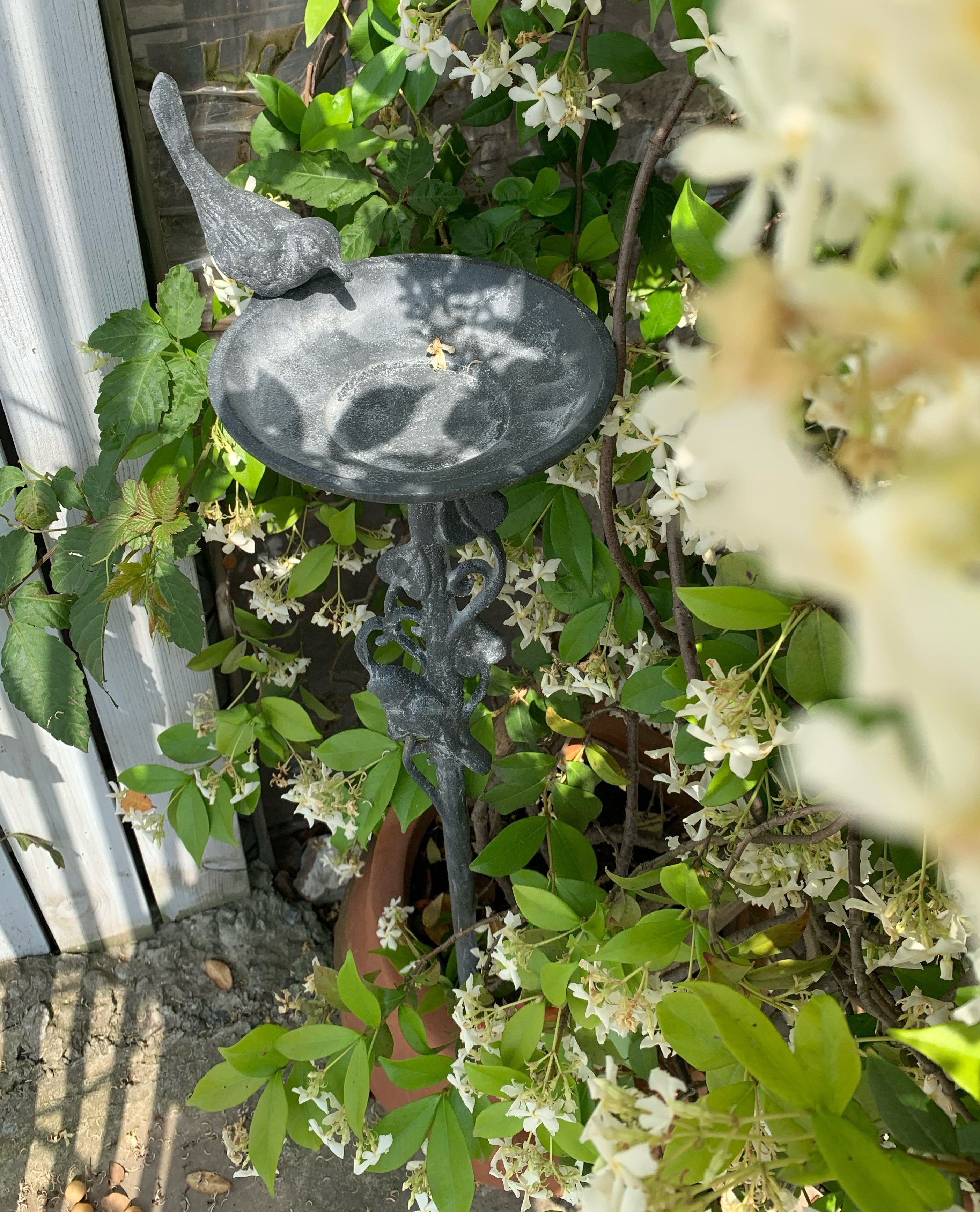 莫里斯花园 花园杂货 铸铁翘尾巴的小鸟花插