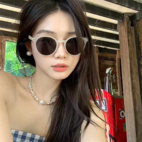 刘亦菲许红豆同款圆形米白色墨镜