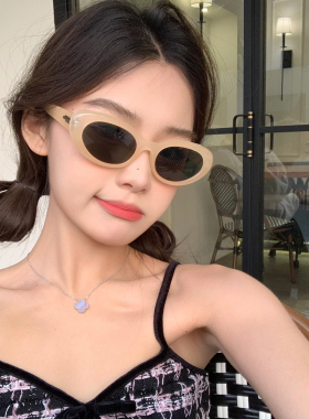 象牙色墨镜2023新款jennie猫眼