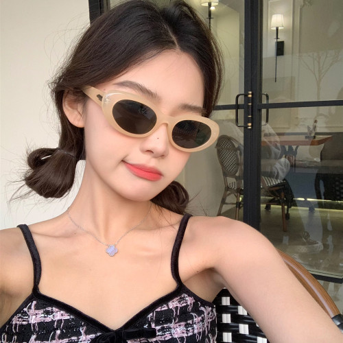 象牙色墨镜2023新款jennie猫眼