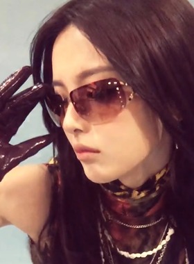 杨超越同款无框古早千禧风镶钻方框太阳眼镜男女茶色墨镜高级感潮