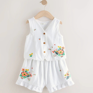 英国NEXT亲子装 25夏新女童大女孩白色花卉刺绣背心马甲+短裤套装