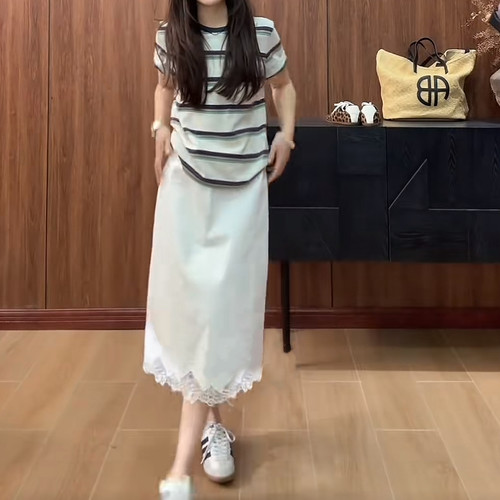 kokokaaran/可可咔伦“彩点条纹”复古法式慵懒风正肩短袖SH26033