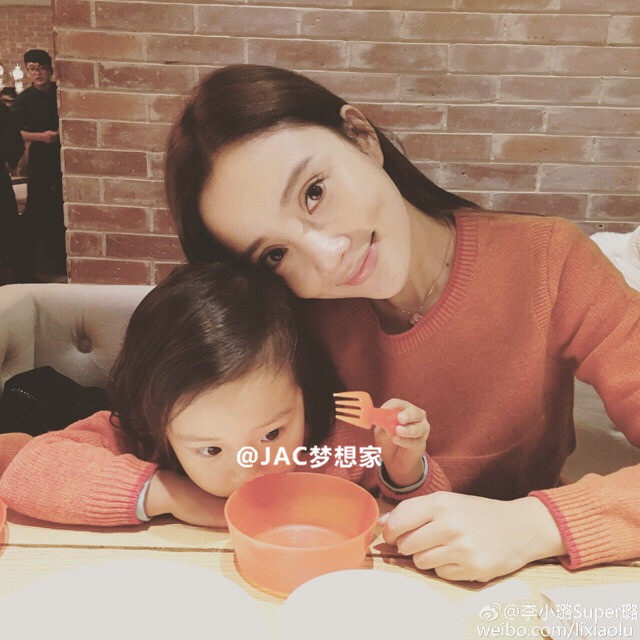 Pull enfant - Ref 2103092 Image 1