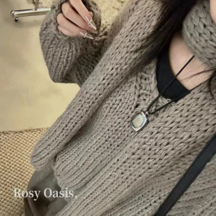 法式 手打粗针冰岛羊毛V领棒针镂空上衣围巾两件套女 慵懒宽松毛衣