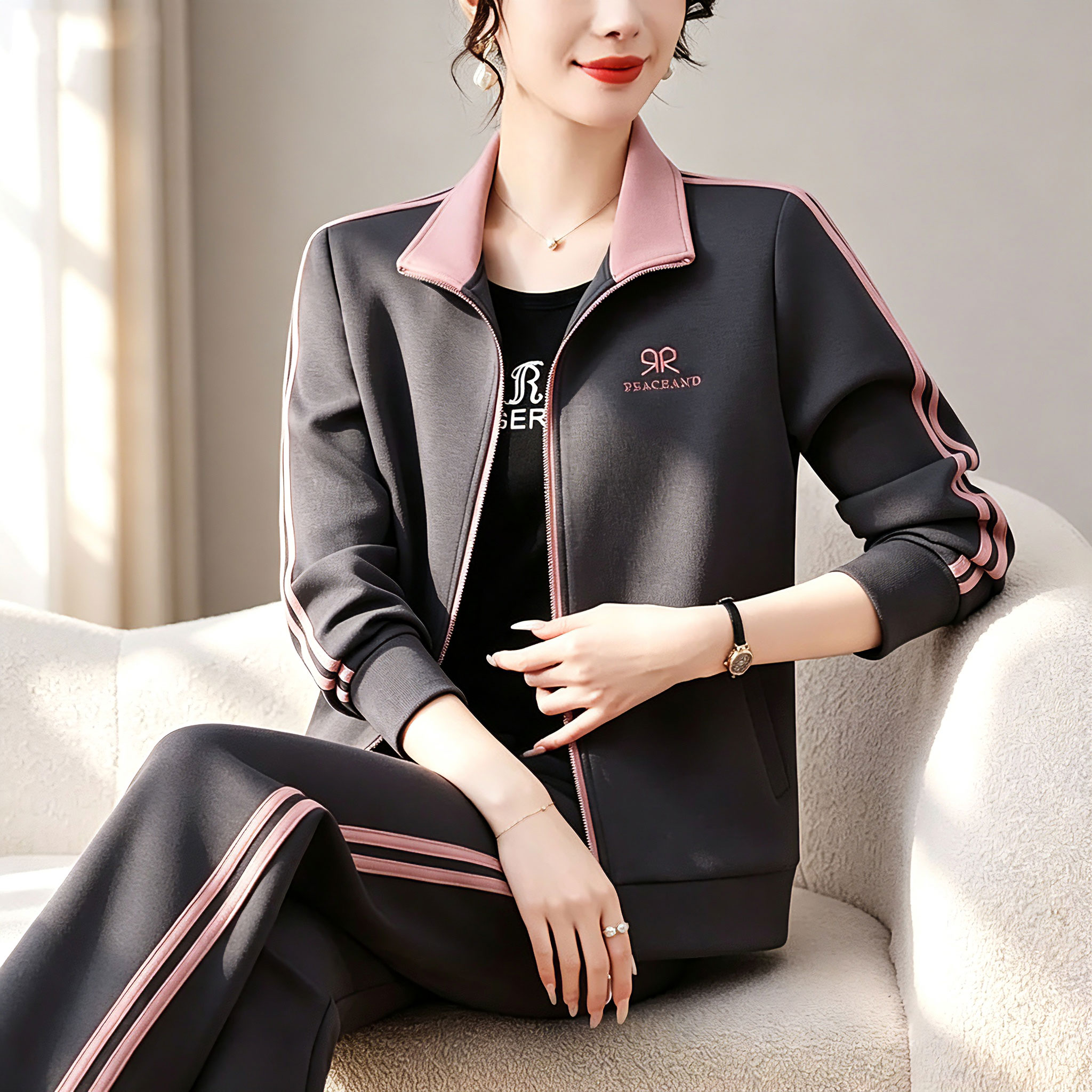 中老年运动套装女2026秋季新款时尚洋气外套中年妈妈休闲服三件套