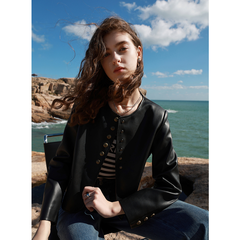 ibudu2025春季新款PU皮外套圆领单排扣短款宽松皮衣夹克女