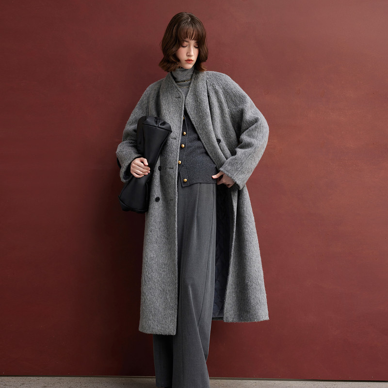三彩2024冬新款绵羊毛加棉呢大衣宽松长款毛呢外套双排扣休闲女S
