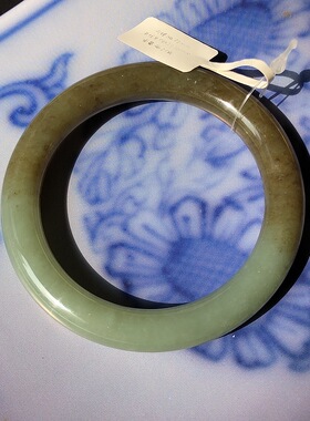 天然且末和田玉圆条手镯青绿