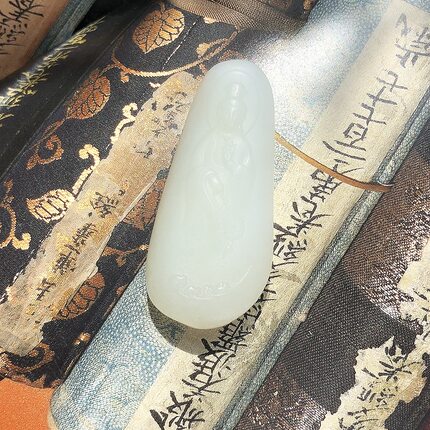 白玉观音大士天然和田玉新疆籽料羊脂级白润玉石挂件吊坠超值带证