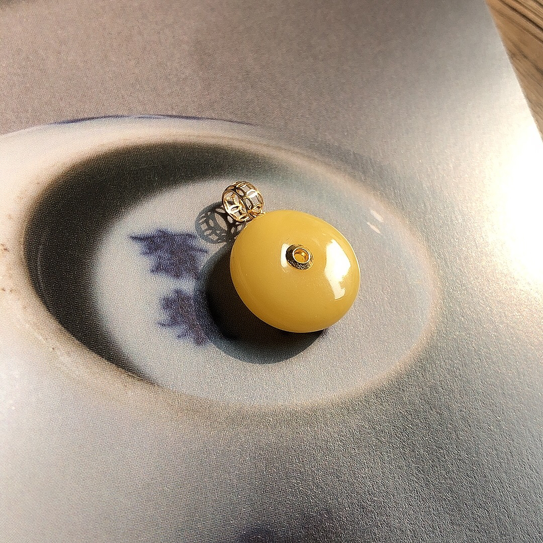 天然蜜蜡吊坠18k金镶嵌金豆豆一样老蜜蜡挂件男女款项链送证书